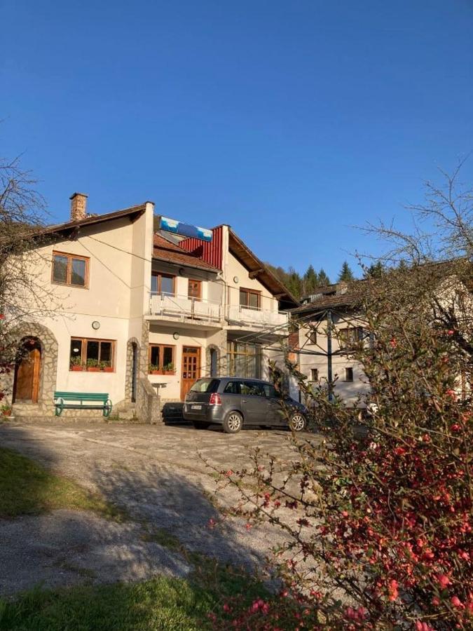 Самостоятелни Стаи В Къща За Гости Балкан Ribarica Exterior foto