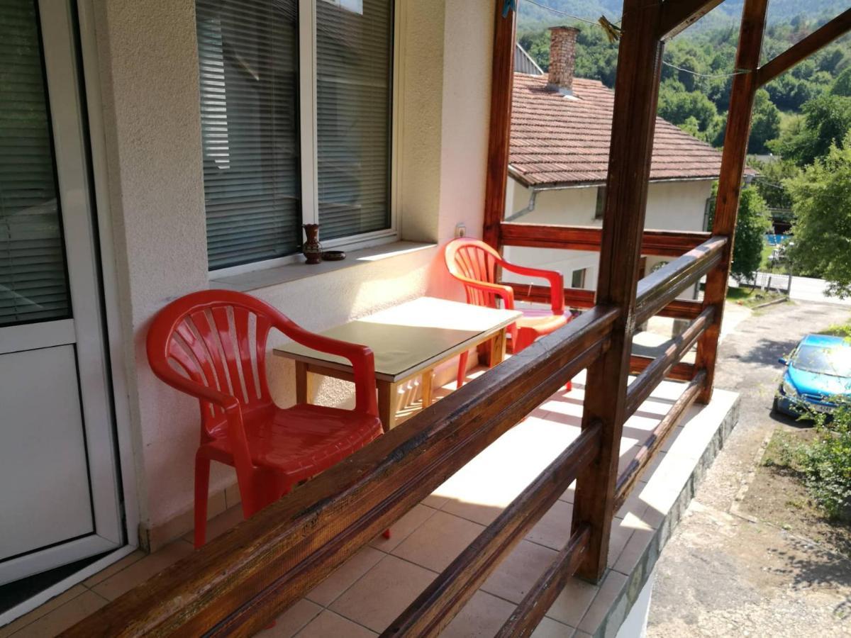 Самостоятелни Стаи В Къща За Гости Балкан Ribarica Exterior foto