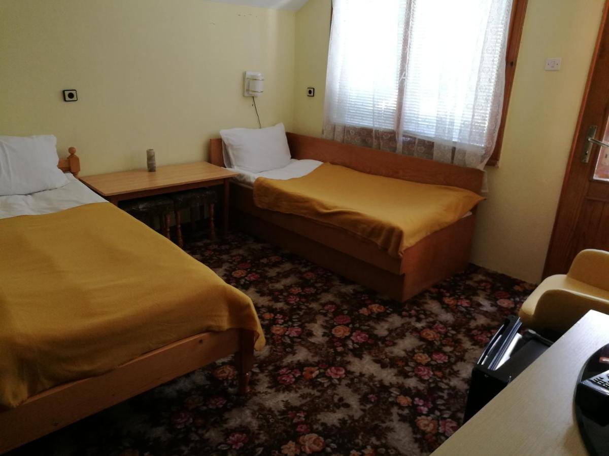 Самостоятелни Стаи В Къща За Гости Балкан Ribarica Exterior foto